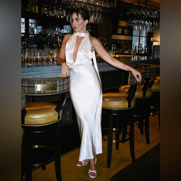 White Plunging V-Neck Backless Gown - Picture 2 of 6